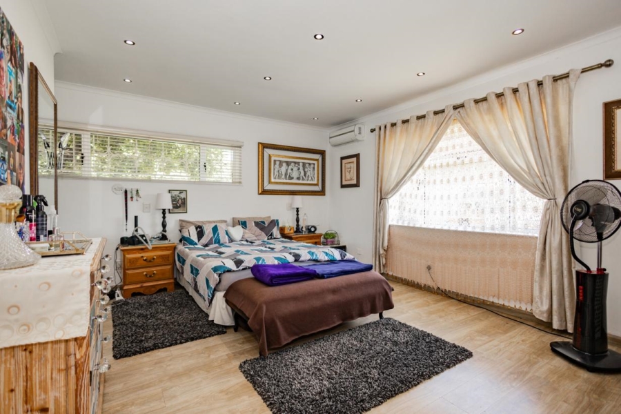 8 Bedroom Property for Sale in Joostenbergvlakte Western Cape